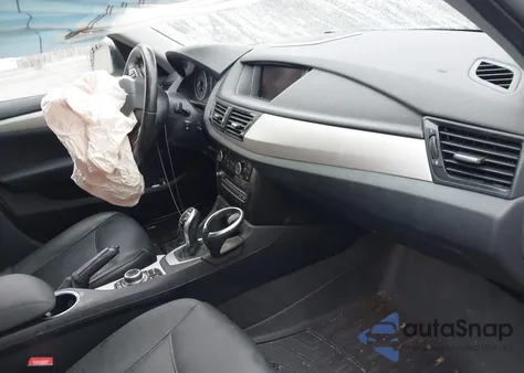 2015 BMW X1 xDrive28I z USA, uszkodzony, nr VIN WBAVL1C52FVY29722